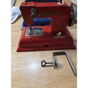 Vintage Kay-Ee Sew Master Toy Sewing Machine EPLIN Battery Operated Red